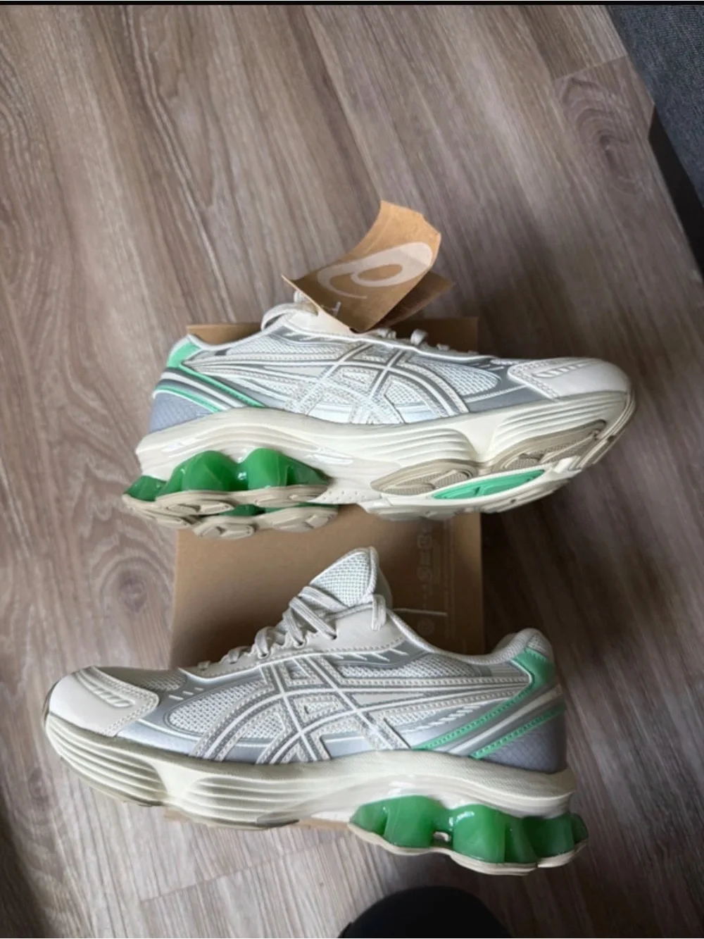 ASICS gel kinetic fluent in smoke grey/pure silver - Picture 4 of 8